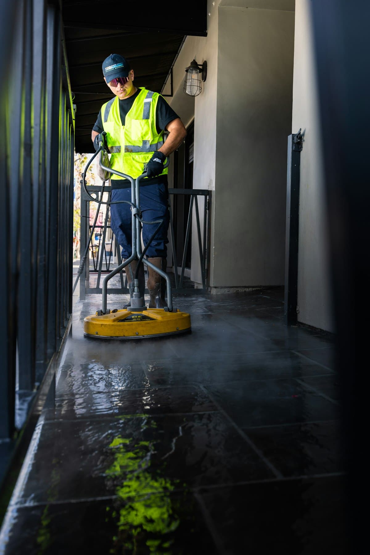 Arslan 61 cleaning a floor with professional equipment